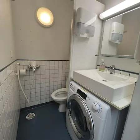 Office House Services 660 Hostel